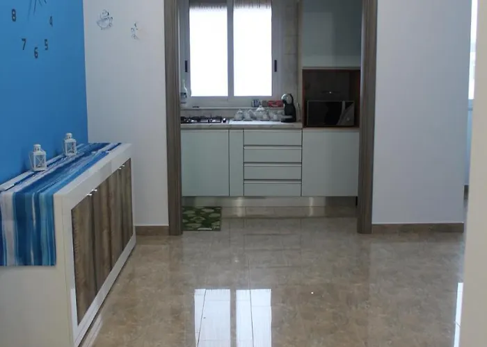 Luca's House Alojamento de Acomodação e Pequeno-almoço Giovinazzo